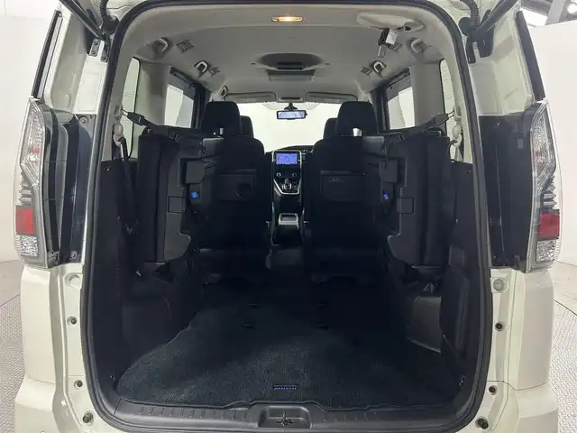 日産 セレナ e-パワー オーテック セーフティPKG 大阪府 2019(平31)年 2.3万km ブリリアントホワイトパール 純正９ＩＮＣナビ（フルセグTV/DVD/CD/Bluetooth/Bluray） プロパイロット 後席モニター 衝突軽減Ｂ　レーンアシスト　３６０カメラ　クリアランスソナー　スマートキー　ETC　ドラレコ　両側電動ドア　シートヒーター　リアオートエアコン