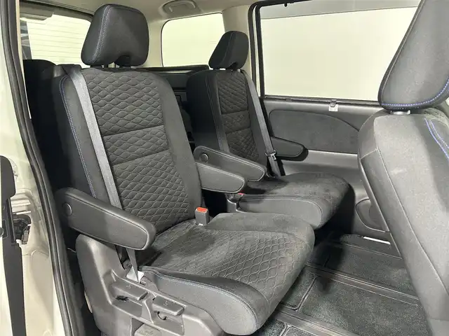 日産 セレナ e-パワー オーテック セーフティPKG 大阪府 2019(平31)年 2.3万km ブリリアントホワイトパール 純正９ＩＮＣナビ（フルセグTV/DVD/CD/Bluetooth/Bluray） プロパイロット 後席モニター 衝突軽減Ｂ　レーンアシスト　３６０カメラ　クリアランスソナー　スマートキー　ETC　ドラレコ　両側電動ドア　シートヒーター　リアオートエアコン