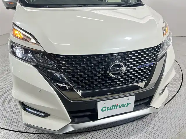 日産 セレナ e-パワー オーテック セーフティPKG 大阪府 2019(平31)年 2.3万km ブリリアントホワイトパール 純正９ＩＮＣナビ（フルセグTV/DVD/CD/Bluetooth/Bluray） プロパイロット 後席モニター 衝突軽減Ｂ　レーンアシスト　３６０カメラ　クリアランスソナー　スマートキー　ETC　ドラレコ　両側電動ドア　シートヒーター　リアオートエアコン