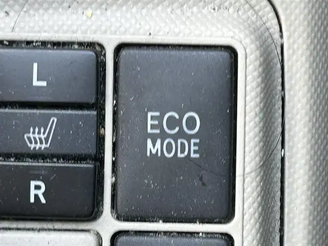 トヨタ アクア G 岡山県 2013(平25)年 15.5万km ブラック 登録時走行距離154273km/純正ナビ/地デジTV(AM/FM/CD/DVD/Bluetooth)/バックカメラ/ETC/ヘッドライトレベライザー/アイドリングストップ/電動格納ミラー/シートヒーター/オートライト/純正フロアマット/プッシュスタート/スマートキー/レザーシートカバー/保証書/取扱説明書