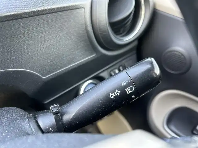 トヨタ アクア G 岡山県 2013(平25)年 15.5万km ブラック 登録時走行距離154273km/純正ナビ/地デジTV(AM/FM/CD/DVD/Bluetooth)/バックカメラ/ETC/ヘッドライトレベライザー/アイドリングストップ/電動格納ミラー/シートヒーター/オートライト/純正フロアマット/プッシュスタート/スマートキー/レザーシートカバー/保証書/取扱説明書