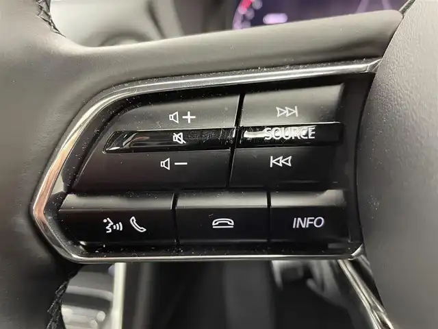 マツダ ＣＸ－６０ XD HV エクスクルーシブスポーツ 大阪府 2022(令4)年 2.9万km パール 4WD/i-ACTIVSENSE/　・スマート・ブレーキ・サポート（SBS）/　・交差点事故防止機能/　・後側方接近車両検知（RCTA）/　・衝突二次被害軽減システム/　・ドライバー異常時対応システム/　・マツダ・レーダー・クルーズ・コントロール（MRCC）/　・クルージング＆トラフィック・サポート（CTS）/　・360°ビューモニター/　・アクティブ・ドライビング・ディスプレイ/ガラスルーフ/BOSEプレミアサウンド/純正ナビ（TV／BT）/パワーバックドア/LEDヘッドライト/レザーシート/パワーシート/純正20インチアルミホイール/ヘッドアップディスプレイ/パドルシフト