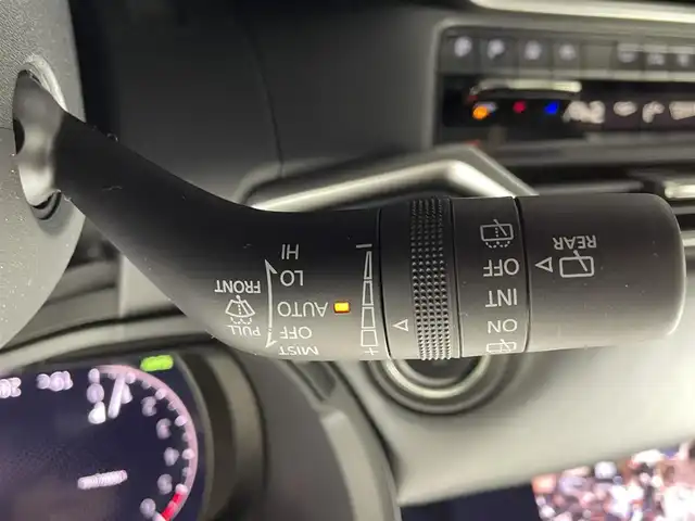 マツダ ＣＸ－６０ XD HV エクスクルーシブスポーツ 大阪府 2022(令4)年 2.9万km パール 4WD/i-ACTIVSENSE/　・スマート・ブレーキ・サポート（SBS）/　・交差点事故防止機能/　・後側方接近車両検知（RCTA）/　・衝突二次被害軽減システム/　・ドライバー異常時対応システム/　・マツダ・レーダー・クルーズ・コントロール（MRCC）/　・クルージング＆トラフィック・サポート（CTS）/　・360°ビューモニター/　・アクティブ・ドライビング・ディスプレイ/ガラスルーフ/BOSEプレミアサウンド/純正ナビ（TV／BT）/パワーバックドア/LEDヘッドライト/レザーシート/パワーシート/純正20インチアルミホイール/ヘッドアップディスプレイ/パドルシフト