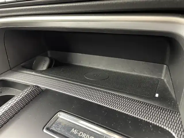 マツダ ＣＸ－６０ XD HV エクスクルーシブスポーツ 大阪府 2022(令4)年 2.9万km パール 4WD/i-ACTIVSENSE/　・スマート・ブレーキ・サポート（SBS）/　・交差点事故防止機能/　・後側方接近車両検知（RCTA）/　・衝突二次被害軽減システム/　・ドライバー異常時対応システム/　・マツダ・レーダー・クルーズ・コントロール（MRCC）/　・クルージング＆トラフィック・サポート（CTS）/　・360°ビューモニター/　・アクティブ・ドライビング・ディスプレイ/ガラスルーフ/BOSEプレミアサウンド/純正ナビ（TV／BT）/パワーバックドア/LEDヘッドライト/レザーシート/パワーシート/純正20インチアルミホイール/ヘッドアップディスプレイ/パドルシフト