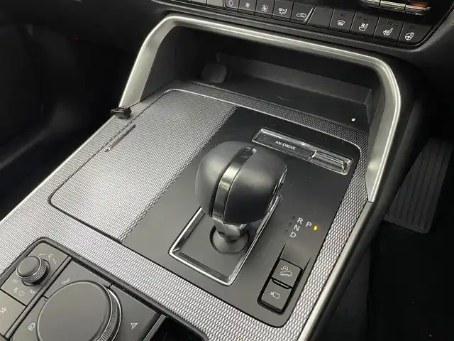 マツダ ＣＸ－６０ XD HV エクスクルーシブスポーツ 大阪府 2022(令4)年 2.9万km パール 4WD/i-ACTIVSENSE/　・スマート・ブレーキ・サポート（SBS）/　・交差点事故防止機能/　・後側方接近車両検知（RCTA）/　・衝突二次被害軽減システム/　・ドライバー異常時対応システム/　・マツダ・レーダー・クルーズ・コントロール（MRCC）/　・クルージング＆トラフィック・サポート（CTS）/　・360°ビューモニター/　・アクティブ・ドライビング・ディスプレイ/ガラスルーフ/BOSEプレミアサウンド/純正ナビ（TV／BT）/パワーバックドア/LEDヘッドライト/レザーシート/パワーシート/純正20インチアルミホイール/ヘッドアップディスプレイ/パドルシフト