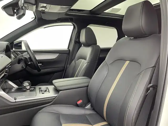 マツダ ＣＸ－６０ XD HV エクスクルーシブスポーツ 大阪府 2022(令4)年 2.9万km パール 4WD/i-ACTIVSENSE/　・スマート・ブレーキ・サポート（SBS）/　・交差点事故防止機能/　・後側方接近車両検知（RCTA）/　・衝突二次被害軽減システム/　・ドライバー異常時対応システム/　・マツダ・レーダー・クルーズ・コントロール（MRCC）/　・クルージング＆トラフィック・サポート（CTS）/　・360°ビューモニター/　・アクティブ・ドライビング・ディスプレイ/ガラスルーフ/BOSEプレミアサウンド/純正ナビ（TV／BT）/パワーバックドア/LEDヘッドライト/レザーシート/パワーシート/純正20インチアルミホイール/ヘッドアップディスプレイ/パドルシフト