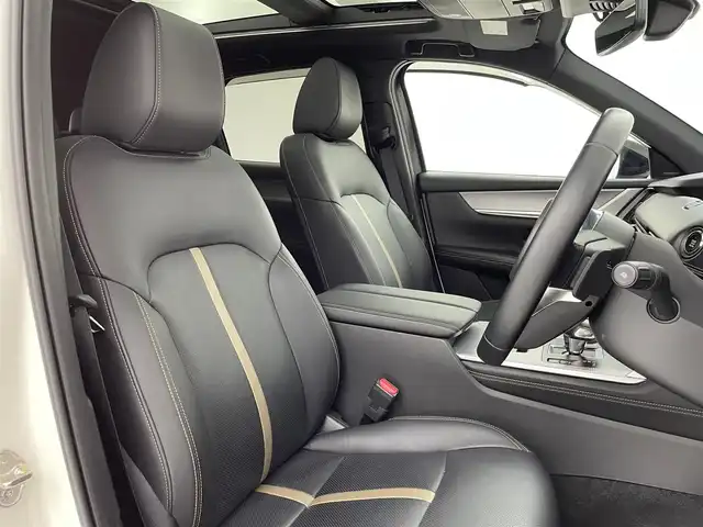 マツダ ＣＸ－６０ XD HV エクスクルーシブスポーツ 大阪府 2022(令4)年 2.9万km パール 4WD/i-ACTIVSENSE/　・スマート・ブレーキ・サポート（SBS）/　・交差点事故防止機能/　・後側方接近車両検知（RCTA）/　・衝突二次被害軽減システム/　・ドライバー異常時対応システム/　・マツダ・レーダー・クルーズ・コントロール（MRCC）/　・クルージング＆トラフィック・サポート（CTS）/　・360°ビューモニター/　・アクティブ・ドライビング・ディスプレイ/ガラスルーフ/BOSEプレミアサウンド/純正ナビ（TV／BT）/パワーバックドア/LEDヘッドライト/レザーシート/パワーシート/純正20インチアルミホイール/ヘッドアップディスプレイ/パドルシフト