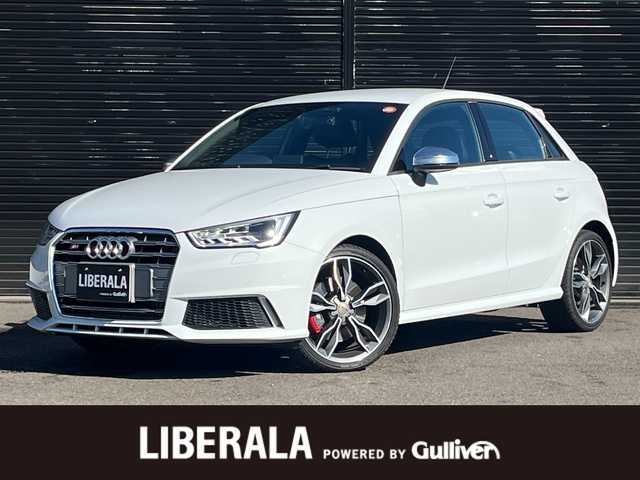アウディ Ｓ１ スポーツバック 静岡県 2017(平29)年 3.4万km グレイシアホワイトメタリック レザーシート/純正ナビ/(CD/DVD/Bluetooth/フルセグ)/バックカメラ/パーキングエイド/シートヒーター/スマートキー/ETC/ドライブレコーダー/純正フロアマット/純正18インチアルミホイール