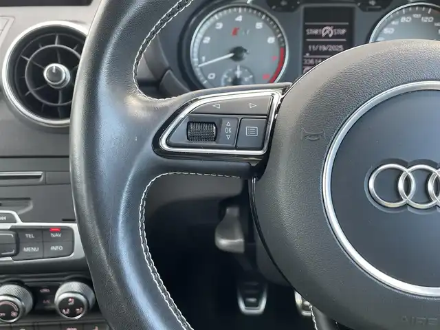 アウディ Ｓ１ スポーツバック 静岡県 2017(平29)年 3.4万km グレイシアホワイトメタリック レザーシート/純正ナビ/(CD/DVD/Bluetooth/フルセグ)/バックカメラ/パーキングエイド/シートヒーター/スマートキー/ETC/ドライブレコーダー/純正フロアマット/純正18インチアルミホイール