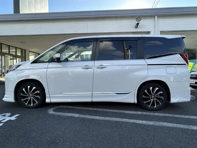 トヨタ ノア ハイブリッド S－Z 長崎県 2023(令5)年 3.2万km ホワイトパールクリスタルシャイン ワンオーナー/モデリスタフルエアロ/純正ナビ(フルセグTV/BT/CD/FM/AM)/バックカメラ/ETC/両側パワースライドドア/シートヒーター/ハーフレザーシート/ステアリングスイッチ/LEDヘッドライト/クルーズコントロール