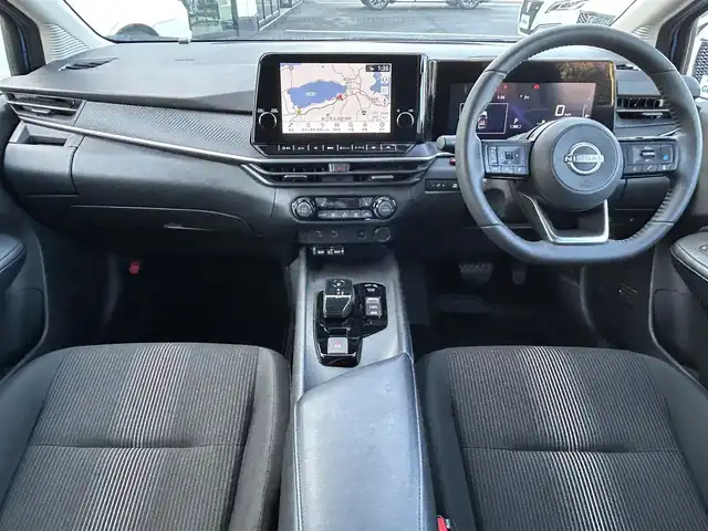 日産 ノート X 島根県 2022(令4)年 5.7万km ビビットブルー / スーパーブラック 2トーン 登録時走行距離57993km/ワンオーナー/Nissan　Connectナビ/フルセグテレビ(走行中視聴可能)/Bluetooth/HDMI/プロパイロット/全周囲カメラ/デジタルインナーミラー/ブラインドスポットモニター/ハンドルヒーター/シートヒーター(運転席・助手席)/純正ドライブレコーダー/ETC/LEDヘッドライト/フォグランプ/オートライト/ウィンカーミラー/ドアバイザー/ステアリングスイッチ/禁煙車/保証書/取扱説明書