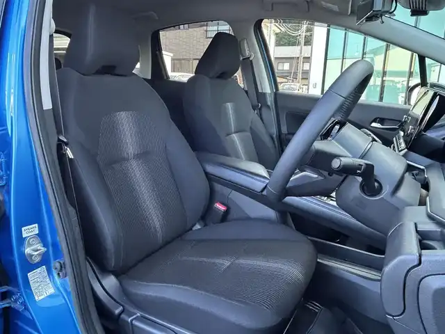 日産 ノート X 島根県 2022(令4)年 5.7万km ビビットブルー / スーパーブラック 2トーン 登録時走行距離57993km/ワンオーナー/Nissan　Connectナビ/フルセグテレビ(走行中視聴可能)/Bluetooth/HDMI/プロパイロット/全周囲カメラ/デジタルインナーミラー/ブラインドスポットモニター/ハンドルヒーター/シートヒーター(運転席・助手席)/純正ドライブレコーダー/ETC/LEDヘッドライト/フォグランプ/オートライト/ウィンカーミラー/ドアバイザー/ステアリングスイッチ/禁煙車/保証書/取扱説明書