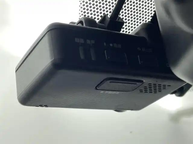 日産 キックス X ツートーンインテリアED 熊本県 2021(令3)年 5.1万km ブリリアントホワイトパール 純正ナビ（ＣＤ・ＤＶＤ・フルセグ・ＢＴ・ＵＳＢ）/アラウンドビューモニター/ビルトインＥＴＣ　/前後クリアランスソナー　/レーダークルーズコントロール　/プロパイロット/エマージェンシーブレーキ/車線逸脱警報/車線逸脱防止支援システム/前席シートヒーター　/ステアリングヒーター/インテリジェントルームミラー/純正フロアマット/純正17インチAW/オートライト/オートマチックハイビーム/LEDヘッドライト/フォグライト/スマートキー/プッシュスタート