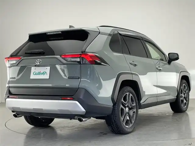 トヨタ ＲＡＶ４ アドベンチャー 愛知県 2022(令4)年 2.8万km アーバンカーキ 純正ディスプレイナビ　サンルーフ　全方位カメラ　黒革シート　シートヒーター　エアシート　ステアリングヒーター　電動リアゲート　前後ドラレコ　セーフティセンス　衝突軽減　レーダークルーズ　ＢＳM　LEDヘッドライト　オートハイビーム　ステスイ　バイザー　ETC