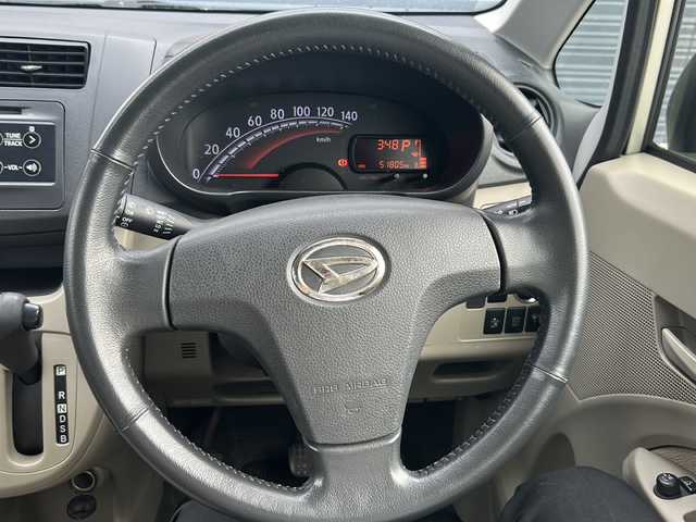 ダイハツ ムーヴ X SA 佐賀県 2013(平25)年 5.2万km シャンパンゴールドメタリックⅡ 純正オーディオ/CD/AUX/衝突軽減システム/オートエアコン/オートライト/LEDヘッドライト/プッシュスタート/アイドリングストップ/スマートキー/ABS/盗難防止装置/純正フロアマット/純正14インチアルミホイール/横滑り防止装置/純正ドアバイザー/エアバックW/電格ミラー/パワーステアリング/記録簿(R6/4/2/H30)/取扱説明書
