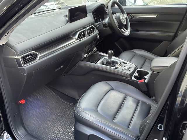 マツダ ＣＸ－５ XD Lパッケージ 福岡県 2022(令4)年 3.9万km ジェットブラックマイカ ワンオーナー/純正ナビ/（AM/FM/USB/Bluetooth/フルセグTV）/クルーズコントロール追従あり/レーンキープ/オフロードトラクションアシスト/アラウンドビューモニター/アイドリングストップ/パーキングアシスト/オートホールド/ヒートシーター（運転席/助手席）/ハンドルヒーター/パワーシート（運転席/助手席）/ハンズフリー/トランクオープンスイッチ/ETC/ドライブレコーダー（前後）/置くだけ充電/オートライト/フォグランプ/純正フロアマット/純正アルミホイール/電格ミラー/プッシュスタート/保証書/取扱説明書/スペアキー×１