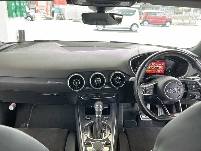 アウディ ＴＴクーペ 1．8 TFSI Sライン 愛媛県 2016(平28)年 7.7万km 白 12.3インチデジタル液晶ディスプレイ/アウディバーチャルコックピット/純正メモリナビ/フルセグTV/Bluetooth接続/ビルトインETC/パドルシフト/ハーフレザーシート/電動リアウイング/純正18インチアルミホール/スマートキー/スペアキー/プッシュスタート/LEDヘッドライト/オートライト/純正フロアマット/保証書/取扱説明書