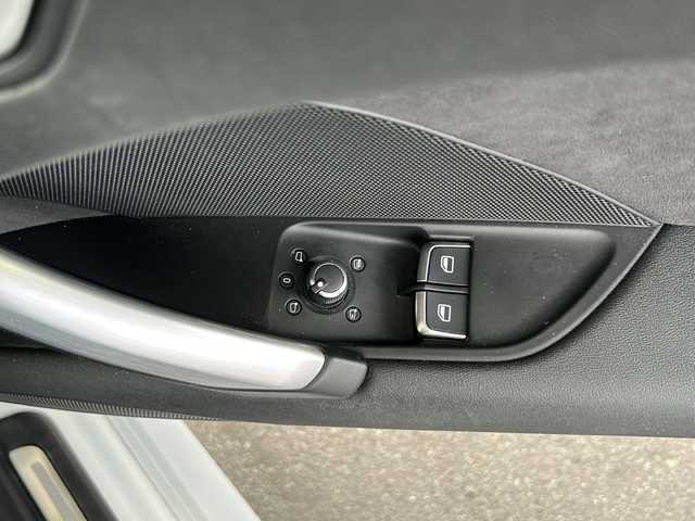アウディ ＴＴクーペ 1．8 TFSI Sライン 愛媛県 2016(平28)年 7.7万km 白 12.3インチデジタル液晶ディスプレイ/アウディバーチャルコックピット/純正メモリナビ/フルセグTV/Bluetooth接続/ビルトインETC/パドルシフト/ハーフレザーシート/電動リアウイング/純正18インチアルミホール/スマートキー/スペアキー/プッシュスタート/LEDヘッドライト/オートライト/純正フロアマット/保証書/取扱説明書