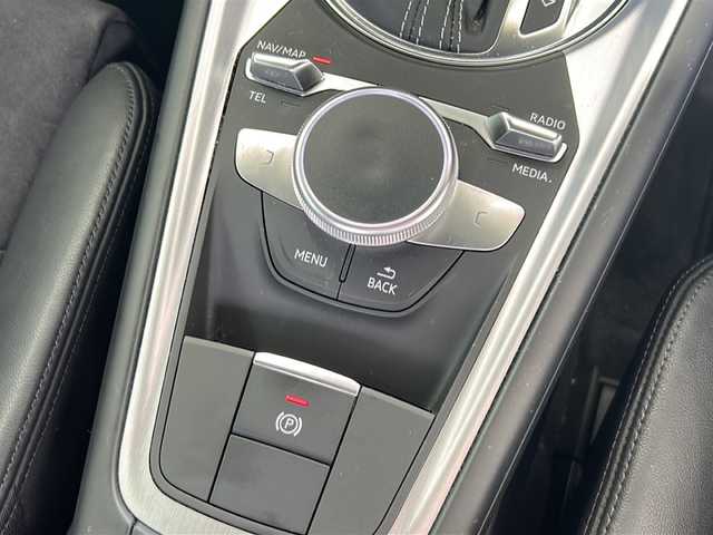 アウディ ＴＴクーペ 1．8 TFSI Sライン 愛媛県 2016(平28)年 7.7万km 白 12.3インチデジタル液晶ディスプレイ/アウディバーチャルコックピット/純正メモリナビ/フルセグTV/Bluetooth接続/ビルトインETC/パドルシフト/ハーフレザーシート/電動リアウイング/純正18インチアルミホール/スマートキー/スペアキー/プッシュスタート/LEDヘッドライト/オートライト/純正フロアマット/保証書/取扱説明書