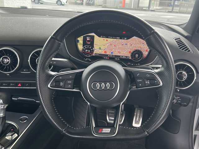 アウディ ＴＴクーペ 1．8 TFSI Sライン 愛媛県 2016(平28)年 7.7万km 白 12.3インチデジタル液晶ディスプレイ/アウディバーチャルコックピット/純正メモリナビ/フルセグTV/Bluetooth接続/ビルトインETC/パドルシフト/ハーフレザーシート/電動リアウイング/純正18インチアルミホール/スマートキー/スペアキー/プッシュスタート/LEDヘッドライト/オートライト/純正フロアマット/保証書/取扱説明書