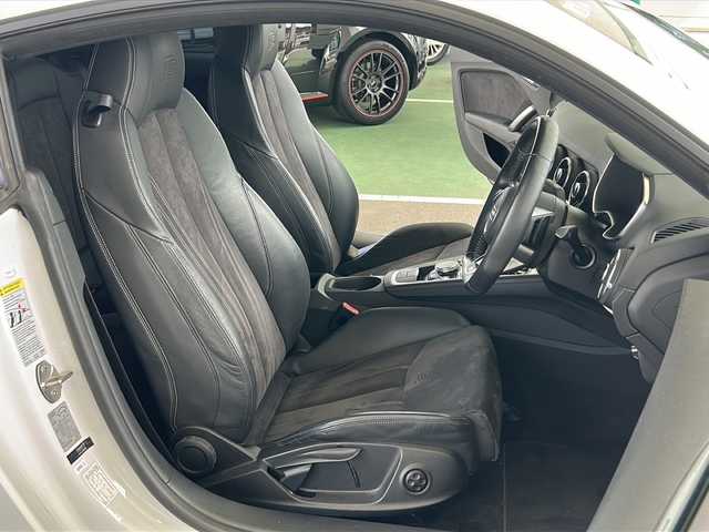 アウディ ＴＴクーペ 1．8 TFSI Sライン 愛媛県 2016(平28)年 7.7万km 白 12.3インチデジタル液晶ディスプレイ/アウディバーチャルコックピット/純正メモリナビ/フルセグTV/Bluetooth接続/ビルトインETC/パドルシフト/ハーフレザーシート/電動リアウイング/純正18インチアルミホール/スマートキー/スペアキー/プッシュスタート/LEDヘッドライト/オートライト/純正フロアマット/保証書/取扱説明書