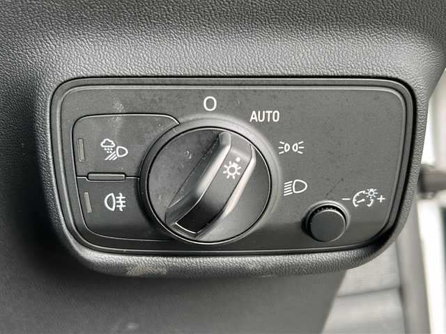 アウディ ＴＴクーペ 1．8 TFSI Sライン 愛媛県 2016(平28)年 7.7万km 白 12.3インチデジタル液晶ディスプレイ/アウディバーチャルコックピット/純正メモリナビ/フルセグTV/Bluetooth接続/ビルトインETC/パドルシフト/ハーフレザーシート/電動リアウイング/純正18インチアルミホール/スマートキー/スペアキー/プッシュスタート/LEDヘッドライト/オートライト/純正フロアマット/保証書/取扱説明書