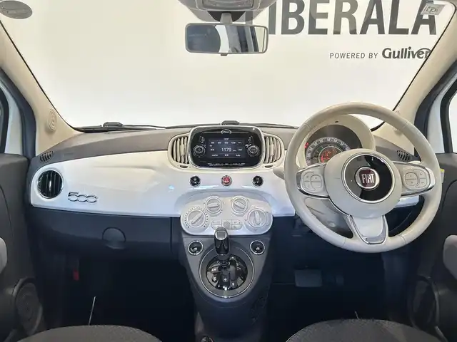 フィアット ５００ 1．2 ポップ 福岡県 2017(平29)年 3.2万km 白 純正ディスプレイオーディオ　/Ｂｌｕｅｔｏｏｔｈ接続　/ＡＵＸ　/ＵＳＢ　/リモコンキー　/ステアリングスイッチ　/アイドリングストップ　/ＭＴモード付ＡＴ　/取扱説明書　/保証書　/スペアキー