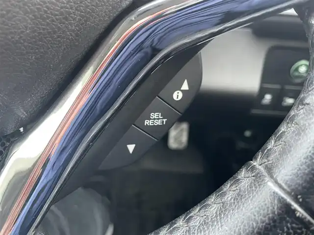 ホンダ ヴェゼル ハイブリッド X 鳥取県 2014(平26)年 10.3万km ホワイトオーキッドパール (株)IDOMが運営する【じしゃロン鳥取店】の自社ローン専用車両になります。こちらは現金またはオートローンご利用時の価格です。自社ローンご希望の方は別途その旨お申付け下さい/４WD/純正ナビ/・フルセグTV/・AM/FM/・CD/DVD/・Bluetooth接続/バックカメラ/クルーズコントロール/純正LEDヘッドライト/プッシュスタート/あんしんパッケージ/純正フロアマット/ETC
