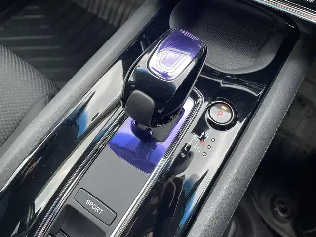 ホンダ ヴェゼル ハイブリッド X 鳥取県 2014(平26)年 10.3万km ホワイトオーキッドパール (株)IDOMが運営する【じしゃロン鳥取店】の自社ローン専用車両になります。こちらは現金またはオートローンご利用時の価格です。自社ローンご希望の方は別途その旨お申付け下さい/４WD/純正ナビ/・フルセグTV/・AM/FM/・CD/DVD/・Bluetooth接続/バックカメラ/クルーズコントロール/純正LEDヘッドライト/プッシュスタート/あんしんパッケージ/純正フロアマット/ETC