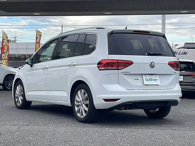 フォルクスワーゲン ゴルフ トゥーラン TSI ハイライン 愛知県 2017(平29)年 8.6万km ピュアホワイト ACC/メーカーナビ/バックカメラ/シートヒーター/ブレーキホールド/ＥＴＣ/ＵＳＢ入力端子/スタッドレスタイヤ４本積載/保証書/取扱説明書