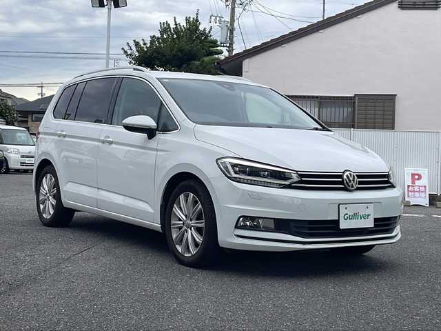フォルクスワーゲン ゴルフ トゥーラン TSI ハイライン 愛知県 2017(平29)年 8.6万km ピュアホワイト ACC/メーカーナビ/バックカメラ/シートヒーター/ブレーキホールド/ＥＴＣ/ＵＳＢ入力端子/スタッドレスタイヤ４本積載/保証書/取扱説明書