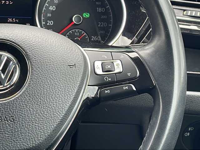 フォルクスワーゲン ゴルフ トゥーラン TSI ハイライン 愛知県 2017(平29)年 8.6万km ピュアホワイト ACC/メーカーナビ/バックカメラ/シートヒーター/ブレーキホールド/ＥＴＣ/ＵＳＢ入力端子/スタッドレスタイヤ４本積載/保証書/取扱説明書