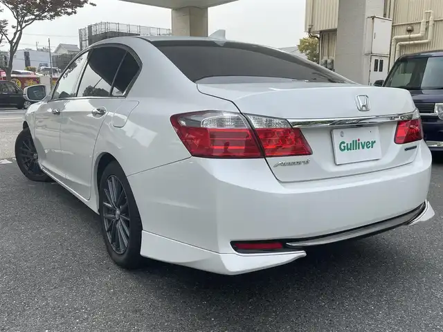 ホンダ アコード ハイブリッド LX 福岡県 2013(平25)年 12.3万km ホワイトオーキッドパール 純正ディーラーナビ/・Bluetooth/・フルセグTV/・CD/DVD/・AM/FM/・USB/・AUX/クルーズコントロール/ハンズフリー/横滑り防止システム/オートライト/フォグランプ/電動格納ミラー/パワーシート（D/N）/ビルトインETC/ドライブレコーダー前後/EVモード/純正フロアマット/社外アルミホイール/保証書/取扱説明書/スペアキー×１/プッシュスタート