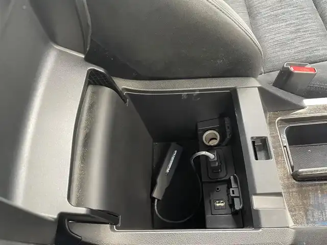 ホンダ アコード ハイブリッド LX 福岡県 2013(平25)年 12.3万km ホワイトオーキッドパール 純正ディーラーナビ/・Bluetooth/・フルセグTV/・CD/DVD/・AM/FM/・USB/・AUX/クルーズコントロール/ハンズフリー/横滑り防止システム/オートライト/フォグランプ/電動格納ミラー/パワーシート（D/N）/ビルトインETC/ドライブレコーダー前後/EVモード/純正フロアマット/社外アルミホイール/保証書/取扱説明書/スペアキー×１/プッシュスタート