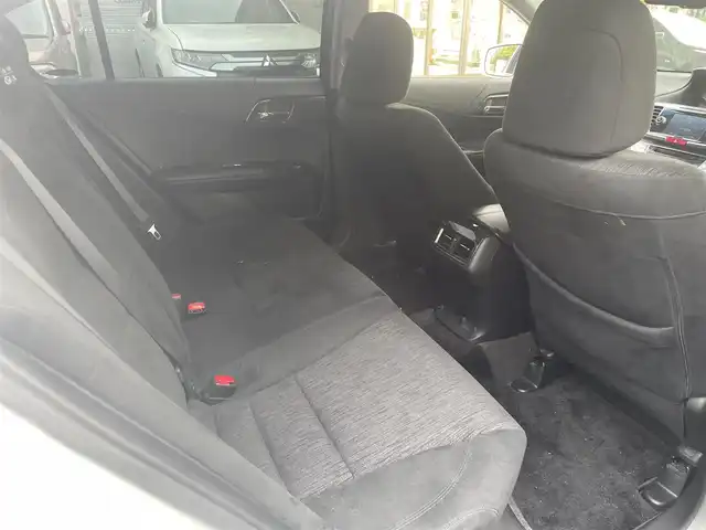 ホンダ アコード ハイブリッド LX 福岡県 2013(平25)年 12.3万km ホワイトオーキッドパール 純正ディーラーナビ/・Bluetooth/・フルセグTV/・CD/DVD/・AM/FM/・USB/・AUX/クルーズコントロール/ハンズフリー/横滑り防止システム/オートライト/フォグランプ/電動格納ミラー/パワーシート（D/N）/ビルトインETC/ドライブレコーダー前後/EVモード/純正フロアマット/社外アルミホイール/保証書/取扱説明書/スペアキー×１/プッシュスタート