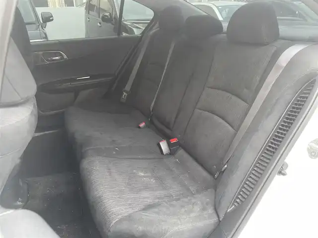 ホンダ アコード ハイブリッド LX 福岡県 2013(平25)年 12.3万km ホワイトオーキッドパール 純正ディーラーナビ/・Bluetooth/・フルセグTV/・CD/DVD/・AM/FM/・USB/・AUX/クルーズコントロール/ハンズフリー/横滑り防止システム/オートライト/フォグランプ/電動格納ミラー/パワーシート（D/N）/ビルトインETC/ドライブレコーダー前後/EVモード/純正フロアマット/社外アルミホイール/保証書/取扱説明書/スペアキー×１/プッシュスタート