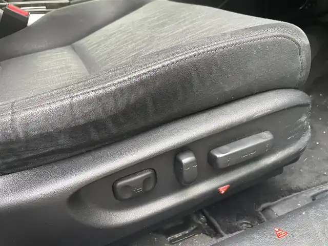 ホンダ アコード ハイブリッド LX 福岡県 2013(平25)年 12.3万km ホワイトオーキッドパール 純正ディーラーナビ/・Bluetooth/・フルセグTV/・CD/DVD/・AM/FM/・USB/・AUX/クルーズコントロール/ハンズフリー/横滑り防止システム/オートライト/フォグランプ/電動格納ミラー/パワーシート（D/N）/ビルトインETC/ドライブレコーダー前後/EVモード/純正フロアマット/社外アルミホイール/保証書/取扱説明書/スペアキー×１/プッシュスタート