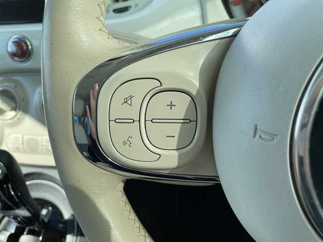 フィアット ５００ 1．2 ポップ 福岡県 2019(平31)年 7.4万km 白 純正ディスプレイオーディオ/（AM/FM/USB/BT）/ワンオーナー/リモコンキー/純正フロアマット/W+サイド+カーテンエアバッグ/保証書・記録簿・取扱説明書