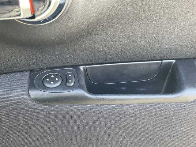 フィアット ５００ 1．2 ポップ 福岡県 2019(平31)年 7.4万km 白 純正ディスプレイオーディオ/（AM/FM/USB/BT）/ワンオーナー/リモコンキー/純正フロアマット/W+サイド+カーテンエアバッグ/保証書・記録簿・取扱説明書