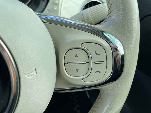 フィアット ５００ 1．2 ポップ 福岡県 2019(平31)年 7.4万km 白 純正ディスプレイオーディオ/（AM/FM/USB/BT）/ワンオーナー/リモコンキー/純正フロアマット/W+サイド+カーテンエアバッグ/保証書・記録簿・取扱説明書