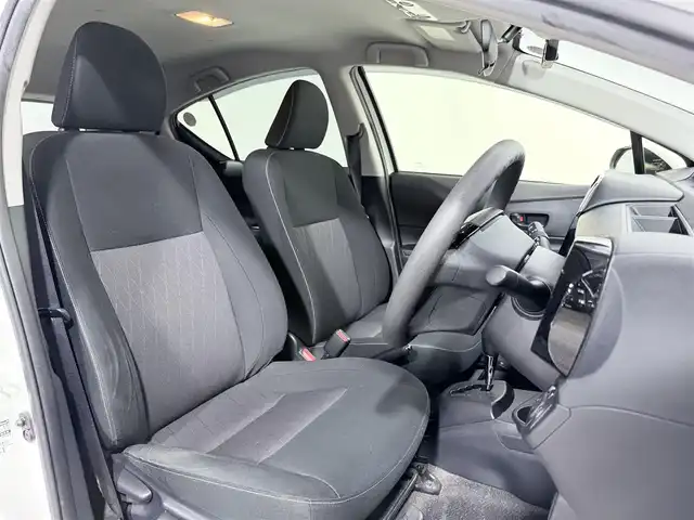 トヨタ アクア S スタイルブラック 大阪府 2019(令1)年 2.1万km ホワイトパールクリスタルシャイン 純正ナビTV バックカメラ 衝突軽減ブレーキ レーンアシスト オートハイビーム スマートキー プッシュスタート クリアランスソナー 前後ドライブレコーダー ETC