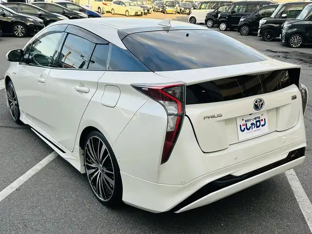 トヨタ プリウス Sセーフティプラス 岡山県 2016(平28)年 13.2万km ホワイトパールクリスタルシャイン (株)IDOMが運営する【じしゃロン岡山店】の自社ローン対象車両になります。こちらは現金ご利用時の価格です。自社ローンご希望の方は別途その旨お申付け下さい。/＊モデリスタエアロ/＊純正ナビ/＊バックカメラ/＊ヘッドアップディスプレイ/＊パーキングアシストシステム/＊レーダークルーズコントロール/＊フルセグテレビ/＊アイドリングストップ/＊ETC/＊プッシュスタート