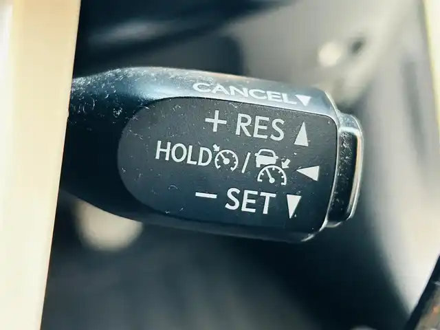 トヨタ プリウス Sセーフティプラス 岡山県 2016(平28)年 13.2万km ホワイトパールクリスタルシャイン (株)IDOMが運営する【じしゃロン岡山店】の自社ローン対象車両になります。こちらは現金ご利用時の価格です。自社ローンご希望の方は別途その旨お申付け下さい。/＊モデリスタエアロ/＊純正ナビ/＊バックカメラ/＊ヘッドアップディスプレイ/＊パーキングアシストシステム/＊レーダークルーズコントロール/＊フルセグテレビ/＊アイドリングストップ/＊ETC/＊プッシュスタート