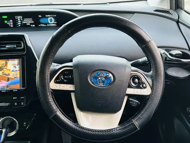 トヨタ プリウス Sセーフティプラス 岡山県 2016(平28)年 13.2万km ホワイトパールクリスタルシャイン (株)IDOMが運営する【じしゃロン岡山店】の自社ローン対象車両になります。こちらは現金ご利用時の価格です。自社ローンご希望の方は別途その旨お申付け下さい。/＊モデリスタエアロ/＊純正ナビ/＊バックカメラ/＊ヘッドアップディスプレイ/＊パーキングアシストシステム/＊レーダークルーズコントロール/＊フルセグテレビ/＊アイドリングストップ/＊ETC/＊プッシュスタート