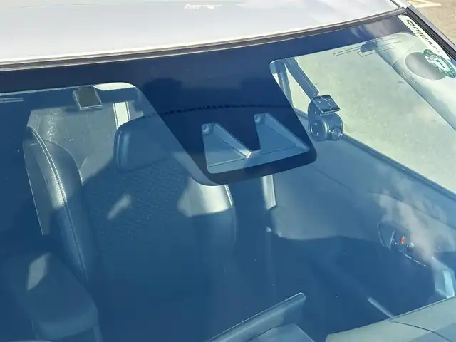 ダイハツ ロッキー プレミアム G 福岡県 2023(令5)年 2.8万km グレーマイカM ビルトインETC/クルーズコントロール(追従あり)/前後コーナーセンサー/前方ドラレコ/LEDオートライト/オートマチックハイビーム/ディスプレイオーディオ/・BT/・フルセグTV/・全方位カメラ/・Apple Car Play/衝突被害軽減システム/レーンキープアシスト/スマートキー/スペアキー/純正フロアマット/純正AW/ハーフレザーシート/シートヒーター(D＋N席)
