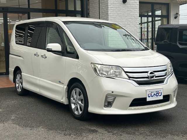 日産 セレナ ハイウェイスター Sハイブリッド 高知県 2012(平24)年 7.6万km ブリリアントホワイトパール (株)IDOMが運営する【じしゃロン高知店】の自社ローン専用車両になります。こちらは現金またはオートローンご利用時の価格です。自社ローンご希望の方は別途その旨お申付け下さい