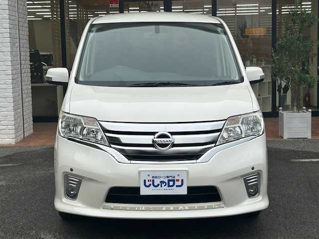 日産 セレナ ハイウェイスター Sハイブリッド 高知県 2012(平24)年 7.6万km ブリリアントホワイトパール (株)IDOMが運営する【じしゃロン高知店】の自社ローン専用車両になります。こちらは現金またはオートローンご利用時の価格です。自社ローンご希望の方は別途その旨お申付け下さい