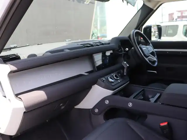 ランドローバー ランドローバー ディフェンダー 110S 長野県 2022(令4)年 0.8万km 白