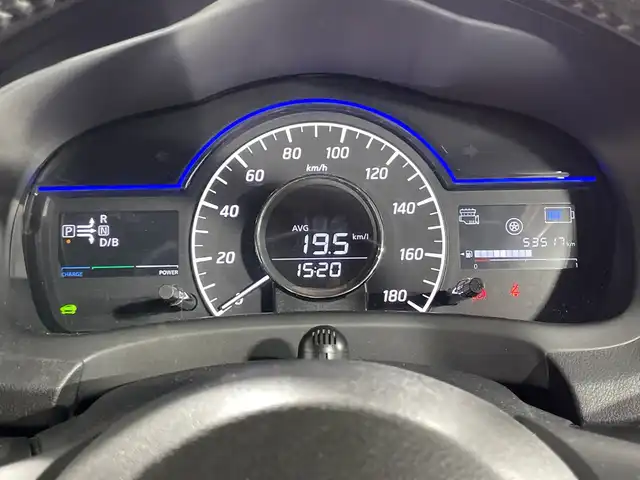 日産 ノート e－パワー メダリスト 神奈川県 2016(平28)年 5.4万km ブリリアントホワイトパール 純正7型SDナビゲーション【MM316D-W】/AM FM フルセグ CD DVD SD Bluetooth/アラウンドビューモニター/レーンキープアシスト/前方ドライブレコーダー/インテリジェントルームミラー/ハーフレザーシート/シートリフター/革巻きステアリング/ステアリングリモコン/純正フロアマット/LEDヘッドライト/オートライト/オートマチックハイビーム/フォグランプ/スマートキー/プッシュスタート