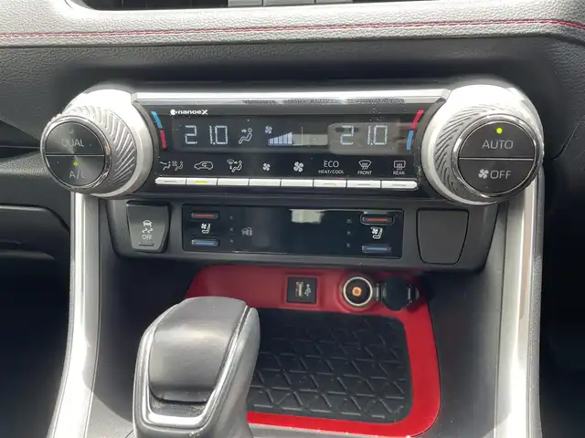 トヨタ ＲＡＶ４ アドベンチャー オフロードPKGⅡ 福岡県 2022(令4)年 5.6万km グレーメタリック 前後純正ドラレコ/横滑り防止機能/レーンキープアシスト/衝突被害軽減システム/ブラインドスポットモニター/バックカメラ/ACC/ビルトイン2.0ETC/AppleCarPlay/純正ナビ/フルセグTV/Bluetooth/Typec充電４個/USB/１２Vソケット/純正フロアマット/純正AW/Dualエアコン/ステアリングヒーター/パワーシート/レザーシート/シートメモリー/シートヒーター/エアシート/100V充電/オートマチックハイビーム/ダウンヒルアシストコントロール/４WD